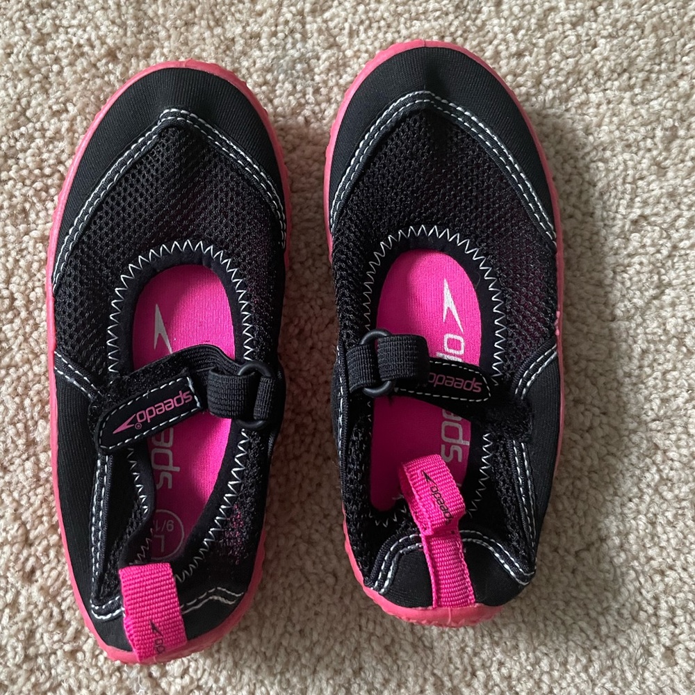 Speedo girls water shoes